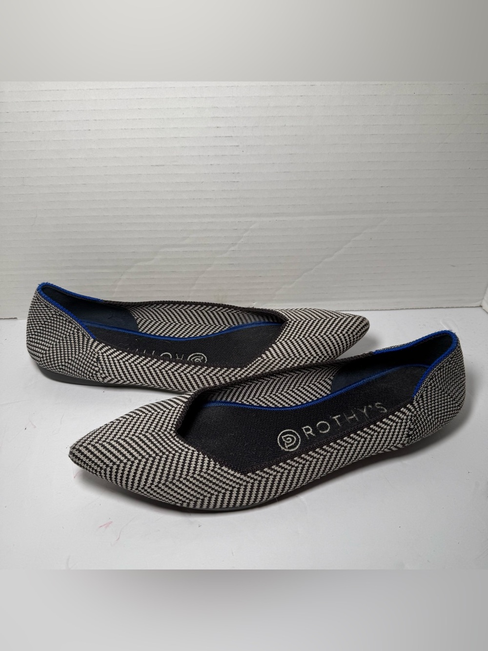 Rothys Retired Pointed Toe Ballet Flat Shoe Women's Size 9 Grey Herringbone
